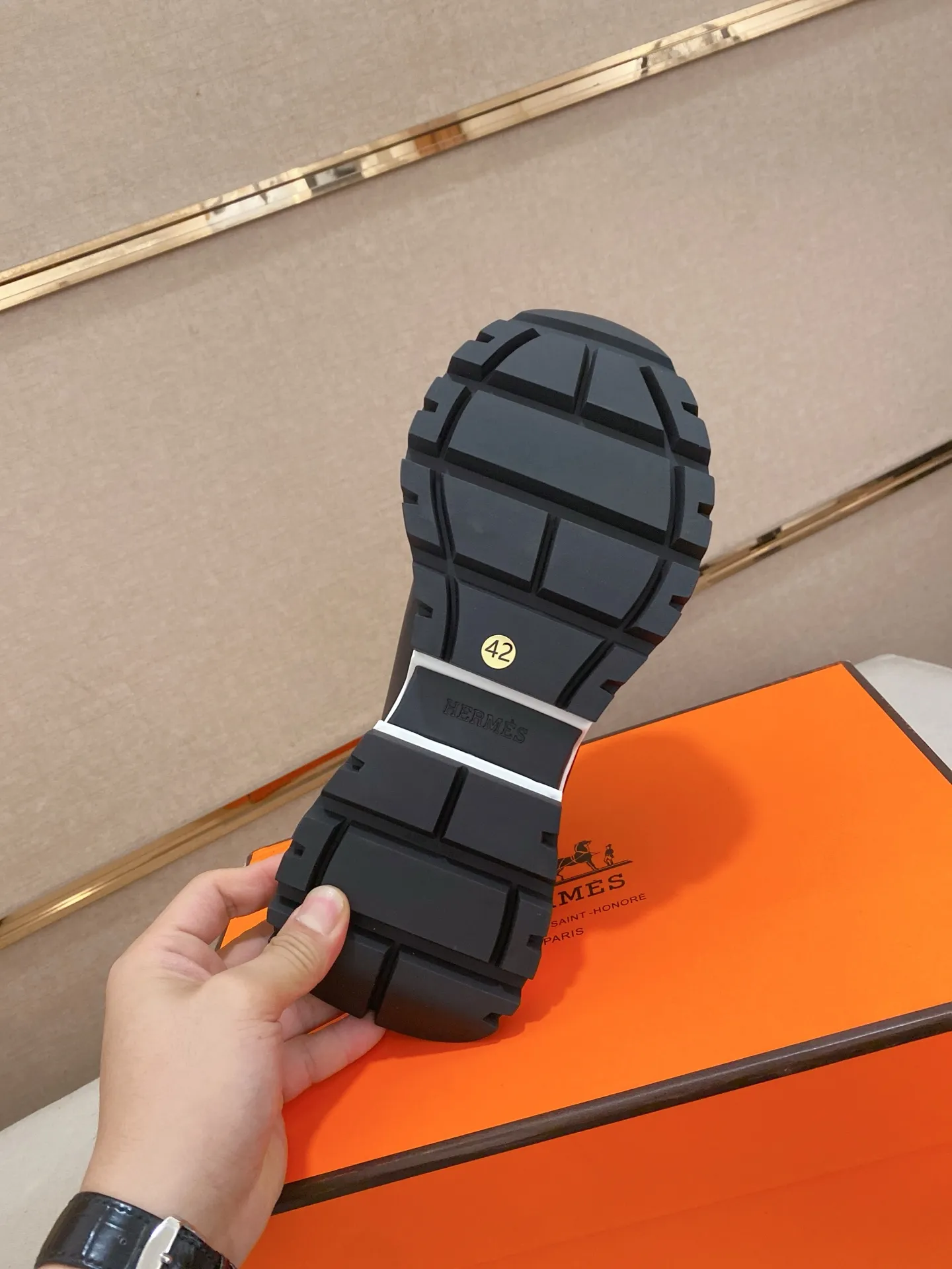 Men's clothing and shoes💰: 600💰《HERMES》【Classic original order·Version】Hermès; top 🔝purchasing agent🔍🔍men's latest 🇺🇸 counter sales simultaneously, imported from Italy original ▲▲cowhide ▲▲ (high-end, nobility, class) ) Exquisite workmanship (Italian 🇮🇹 imported water-dyed 🐂 cowhide lining) sole: original sole provided by the original factory, ⚠️exclusive double-layer activity·TPR·rubber·combined molded outsole; super comfortable·wear-resistant·non-slip·environmental protection The real thing is more beautiful if you take the real thing (high quality, follow the order). You can enter and exit the counter at will * Number of yards: 38-44 (can be customized 45-46, non-returnable)